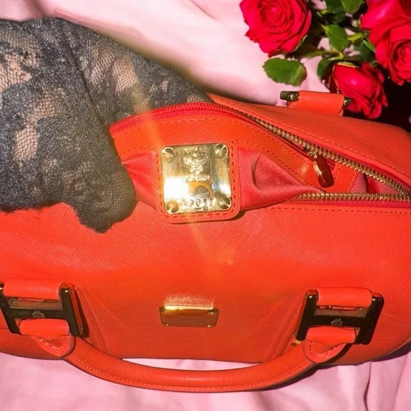 MCM Boston leather bag in Orange EUC - Picture 10 of 12